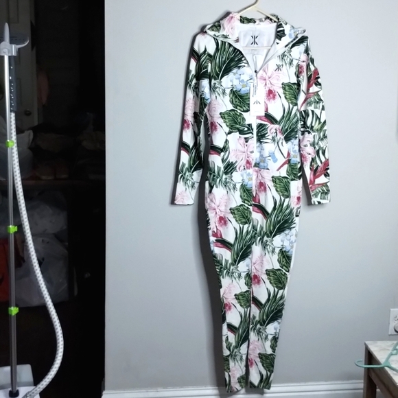 Norwegian Onepiece Tropicana Slim jumpsuit M NWT - Picture 4 of 13